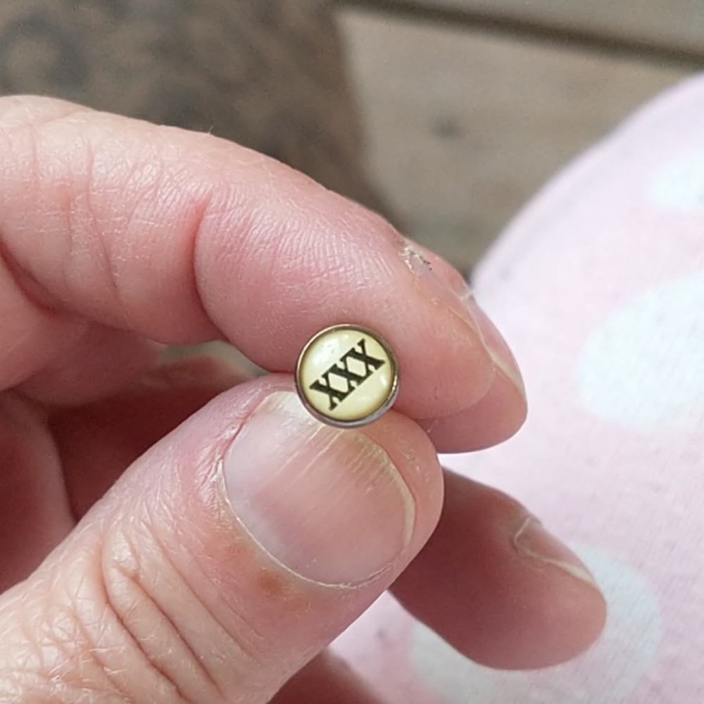 NWOT XXX Tongue Barbell 14g